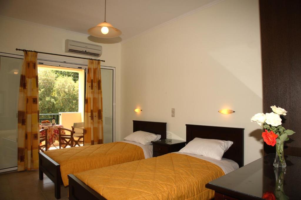 Koukla Mare Studios room 1